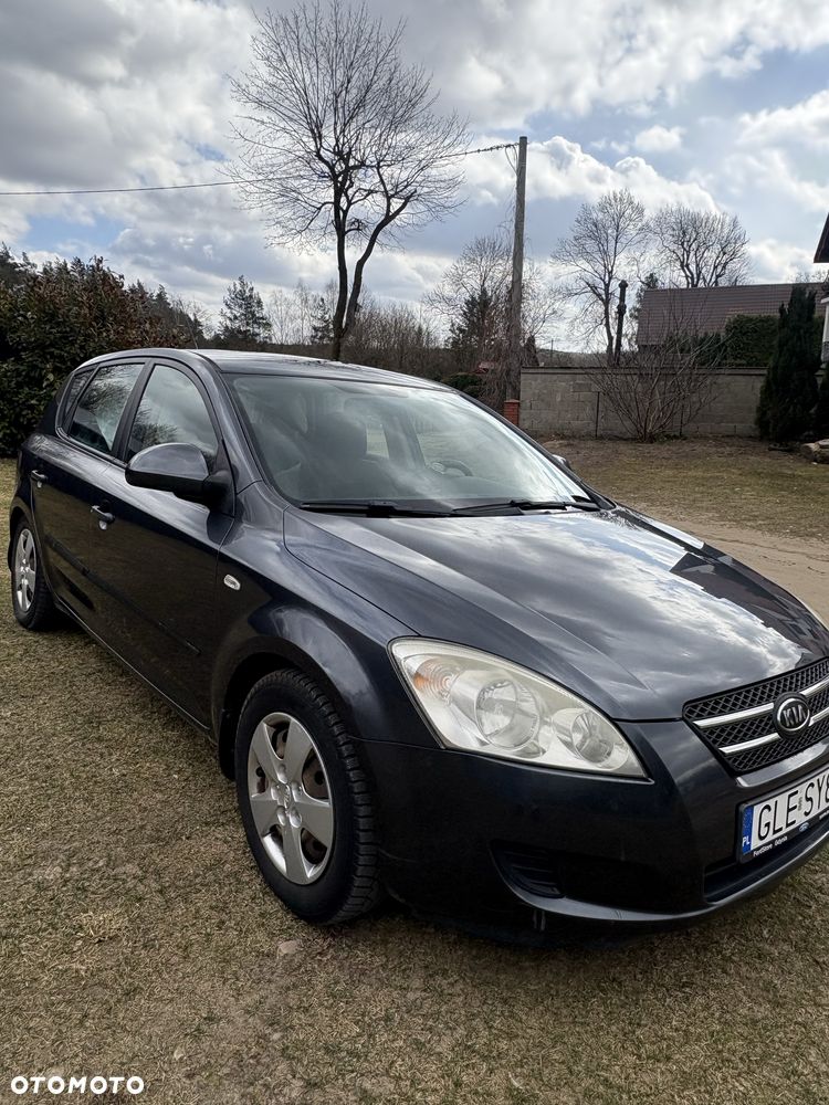 Kia Ceed - 1
