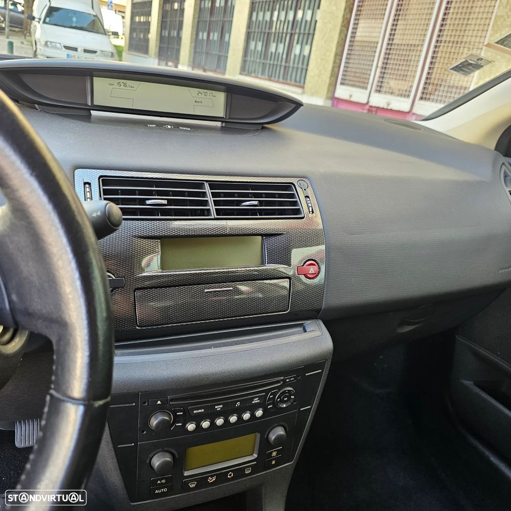 Citroën C4 Coupé 1.6 HDi 110 VTR - 17