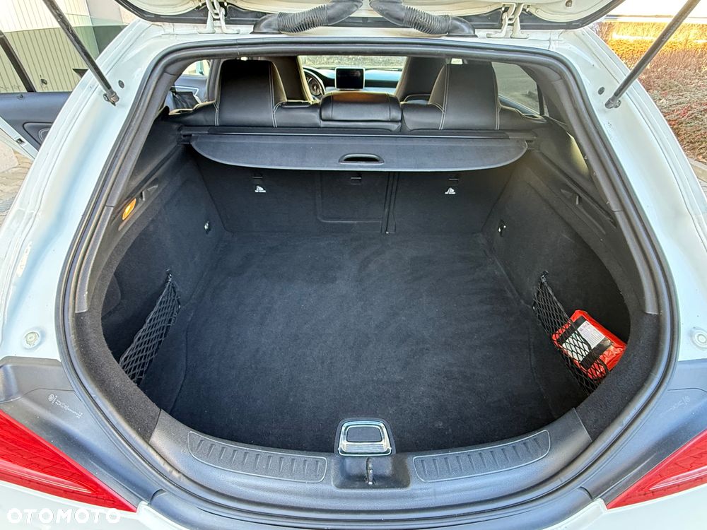 Mercedes-Benz CLA 200 - 24