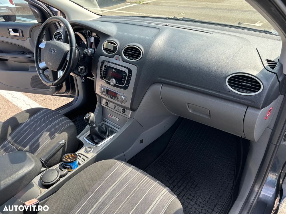 Ford Focus 1.6i Ambiente - 8