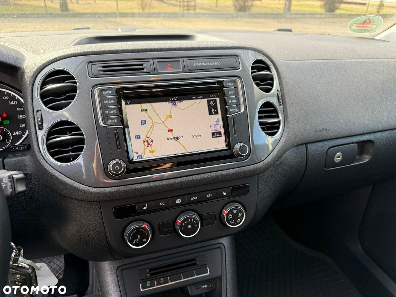 Volkswagen Tiguan - 17