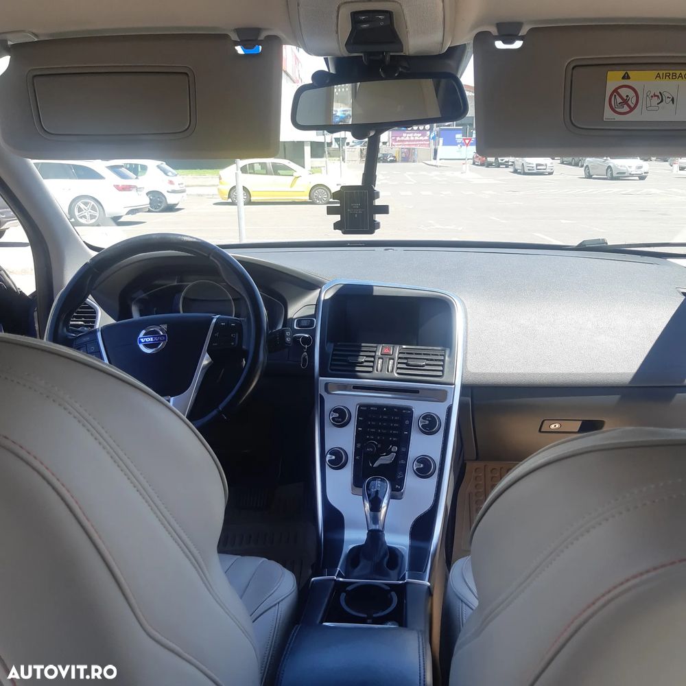 Volvo XC 60 D5 AWD Geartronic Ocean Race - 30