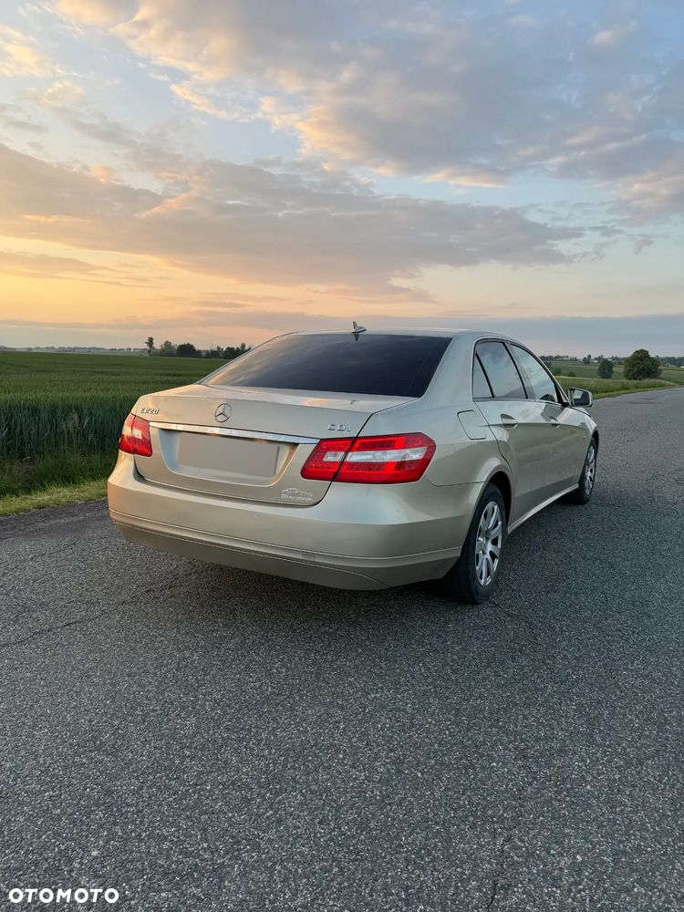 Mercedes-Benz Klasa E 220 BlueTEC BlueEFFICIENCY Edition - 4