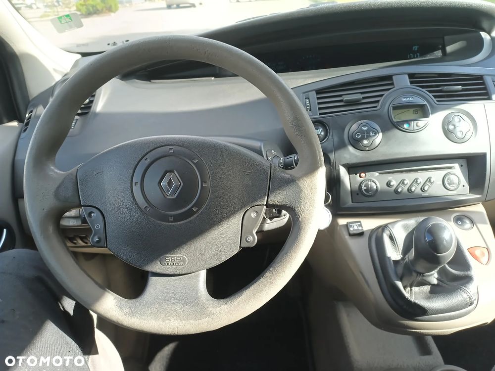 Renault Grand Scenic - 13