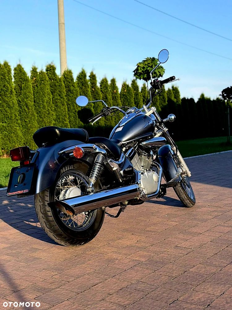 Suzuki Intruder - 6
