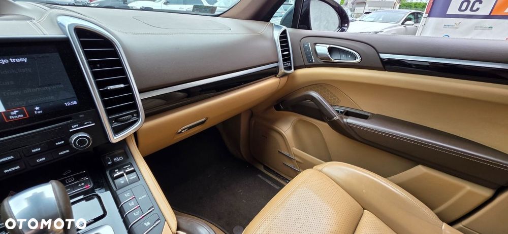 Porsche Cayenne - 16