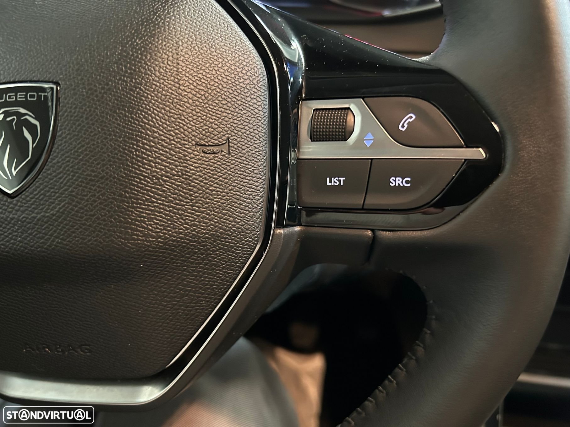 Peugeot 208 1.2 PureTech Active Pack - 31