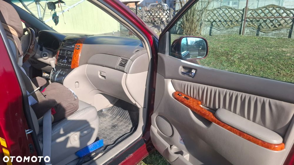 Toyota Sienna - 12