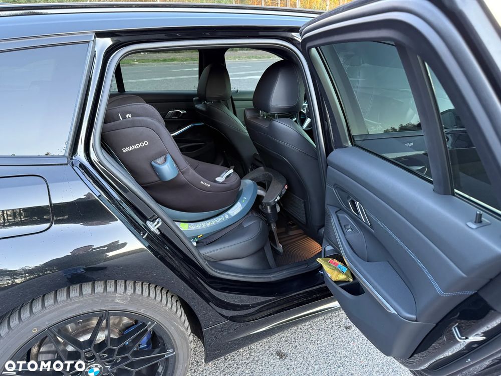 BMW Seria 3 330d xDrive - 25