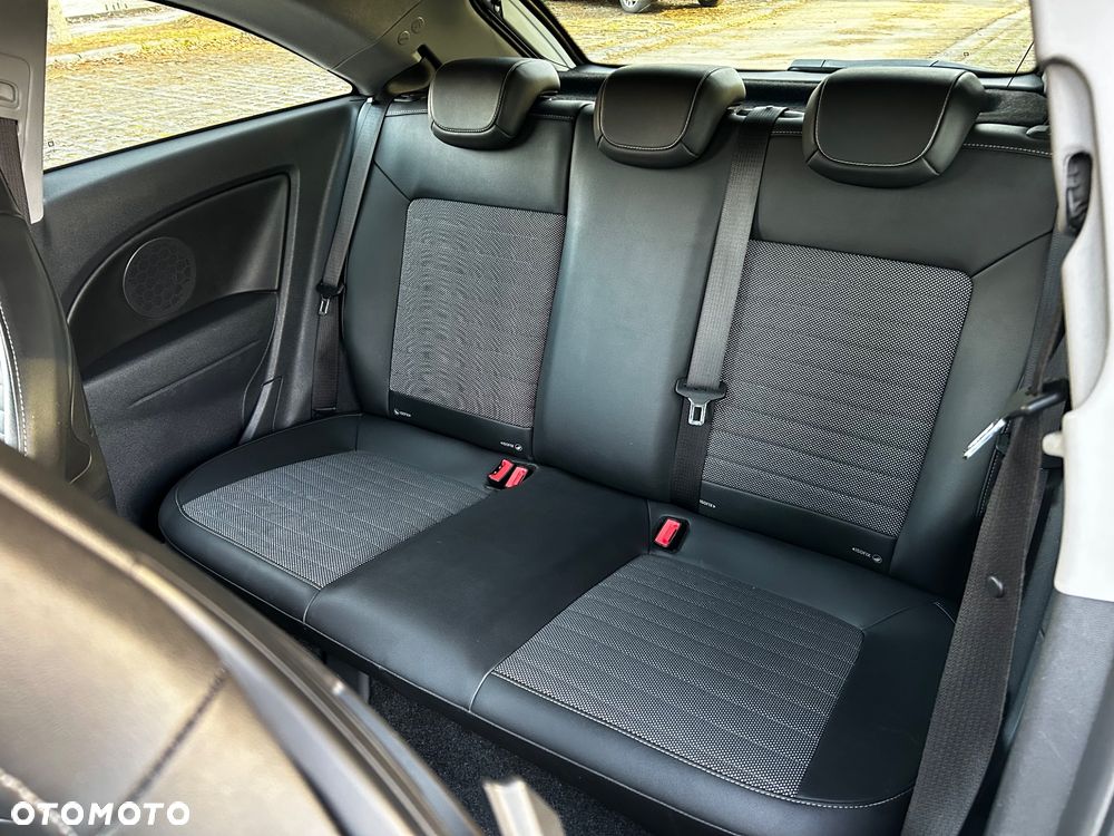 Opel Corsa 1.6 Turbo OPC - 11