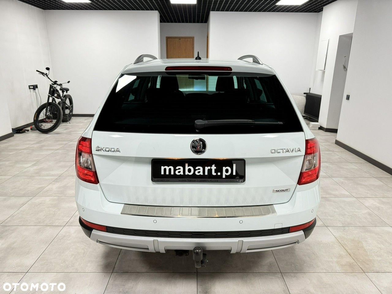 Skoda Octavia Combi 2.0 TDI 4x4 DSG Scout - 4