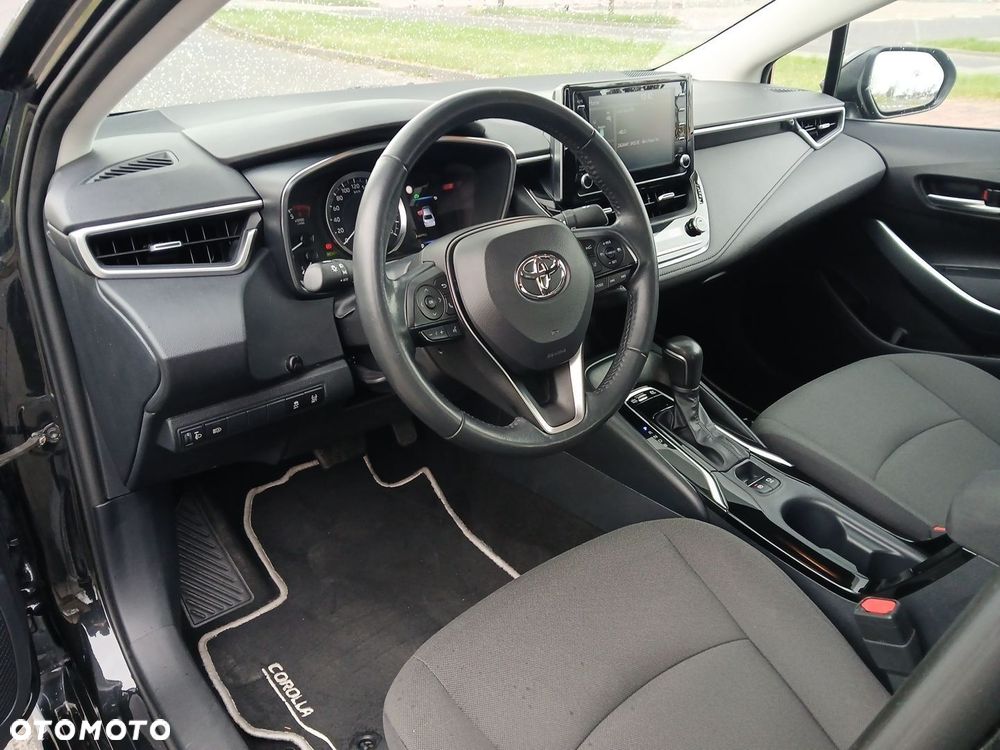 Toyota Corolla 1.8 Hybrid Comfort - 17