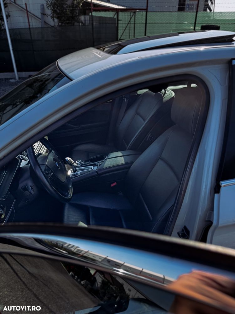 BMW Seria 5 525d Sport-Aut. Modern Line - 2