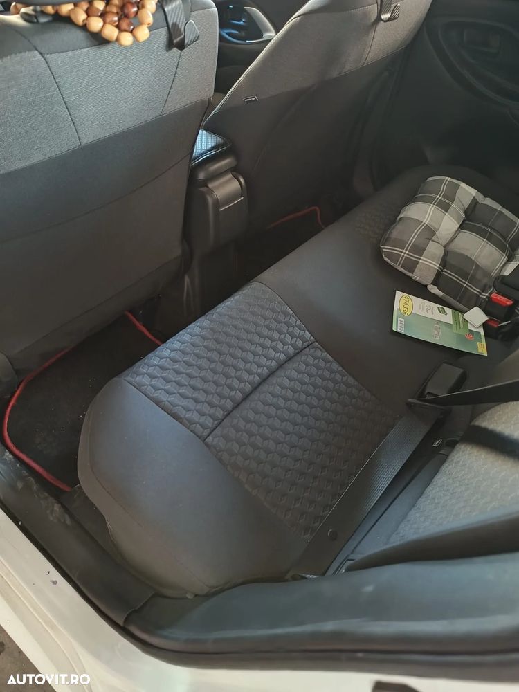 Toyota Yaris 1.5 VVT-i HSD Dynamic Plus - 1