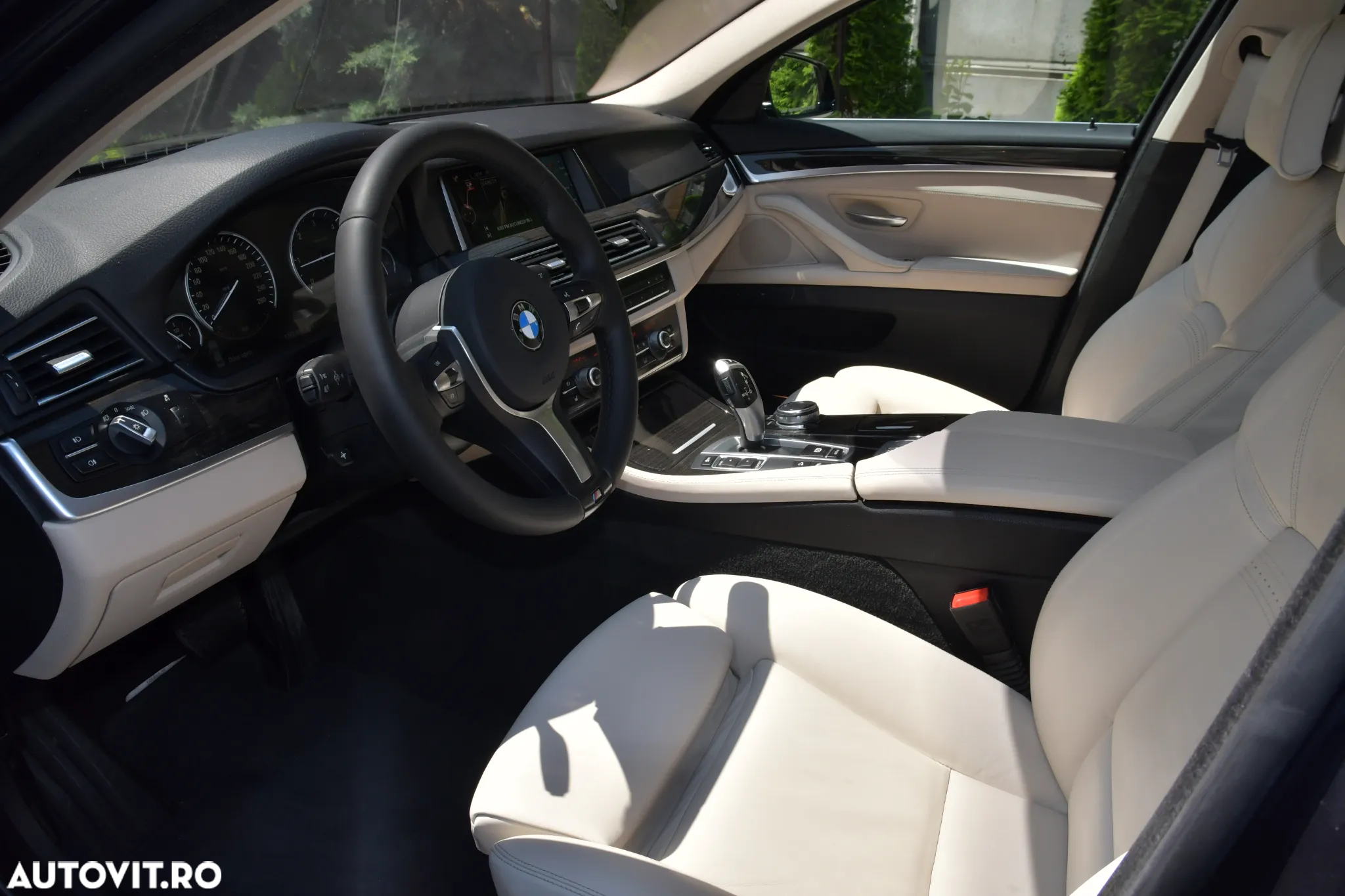 BMW Seria 5 520d xDrive AT - 13