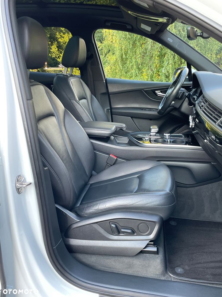 Audi Q7 55 TFSI quattro tiptronic - 16