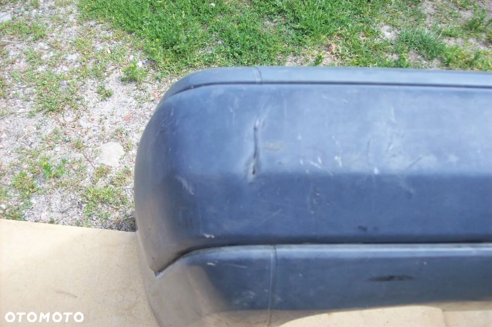 ZDERZAK TYLNY MERCEDES W124 SEDAN - 13