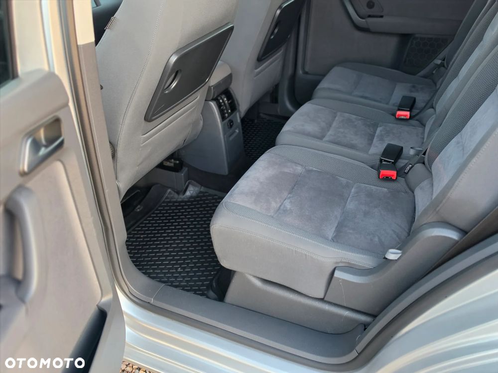 Volkswagen Touran 2.0 TDI Highline - 15