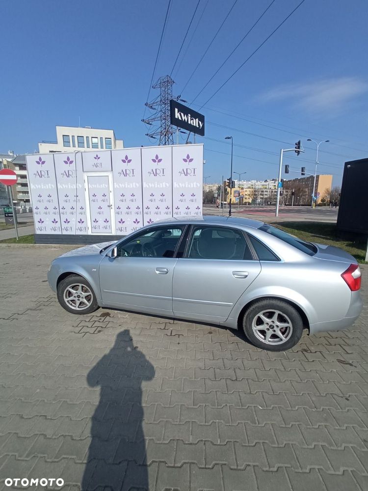Audi A4 Limousine - 10