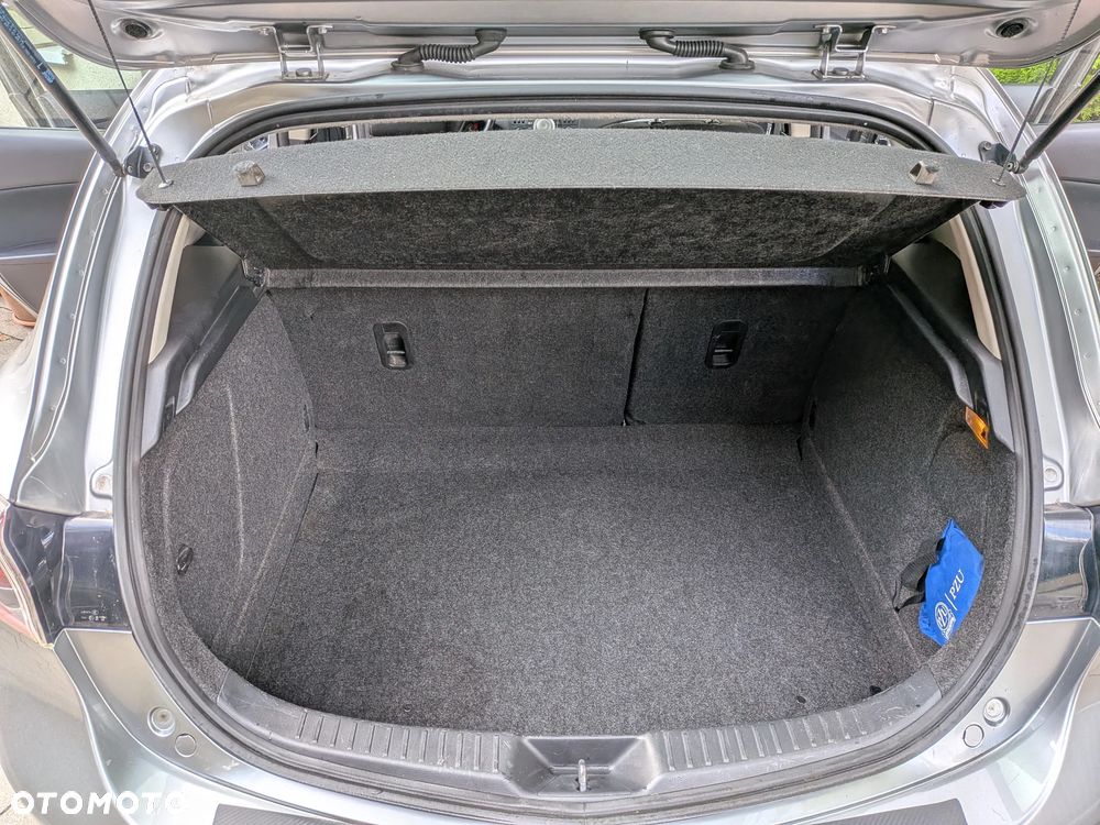 Mazda 3 1.6 Active + - 9