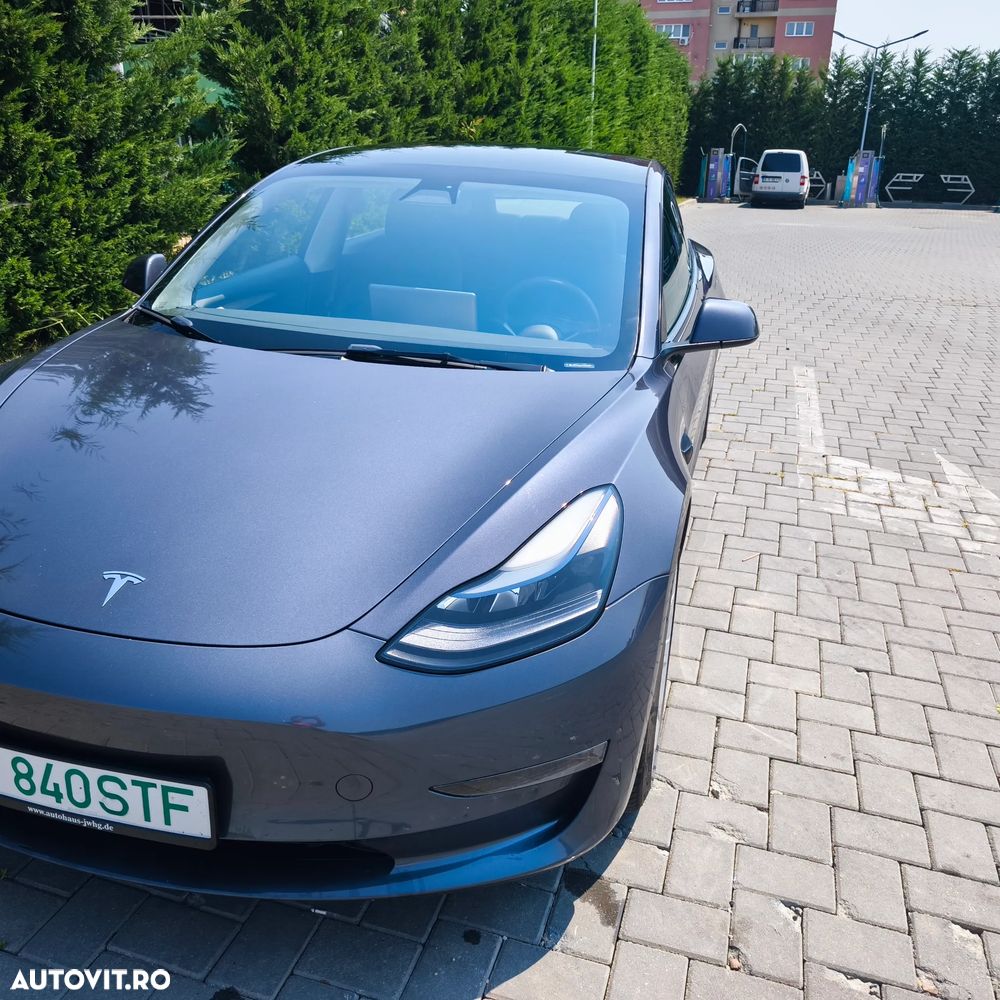 Tesla Model 3 - 9