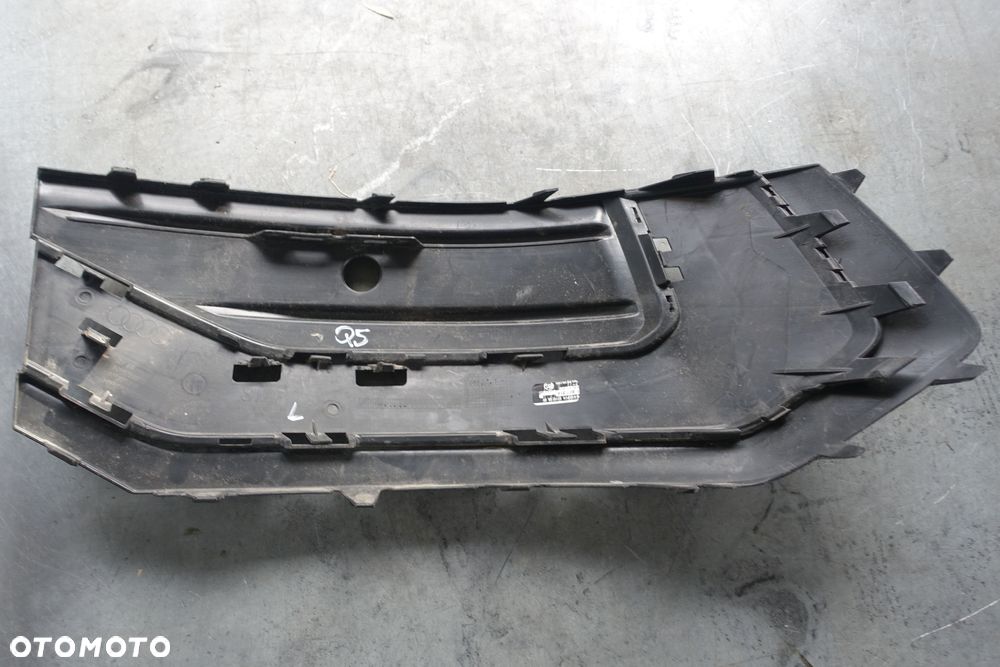 KRATKA ZDERZAKA LEWY TYŁ AUDI Q5 SPORTBACK - 2
