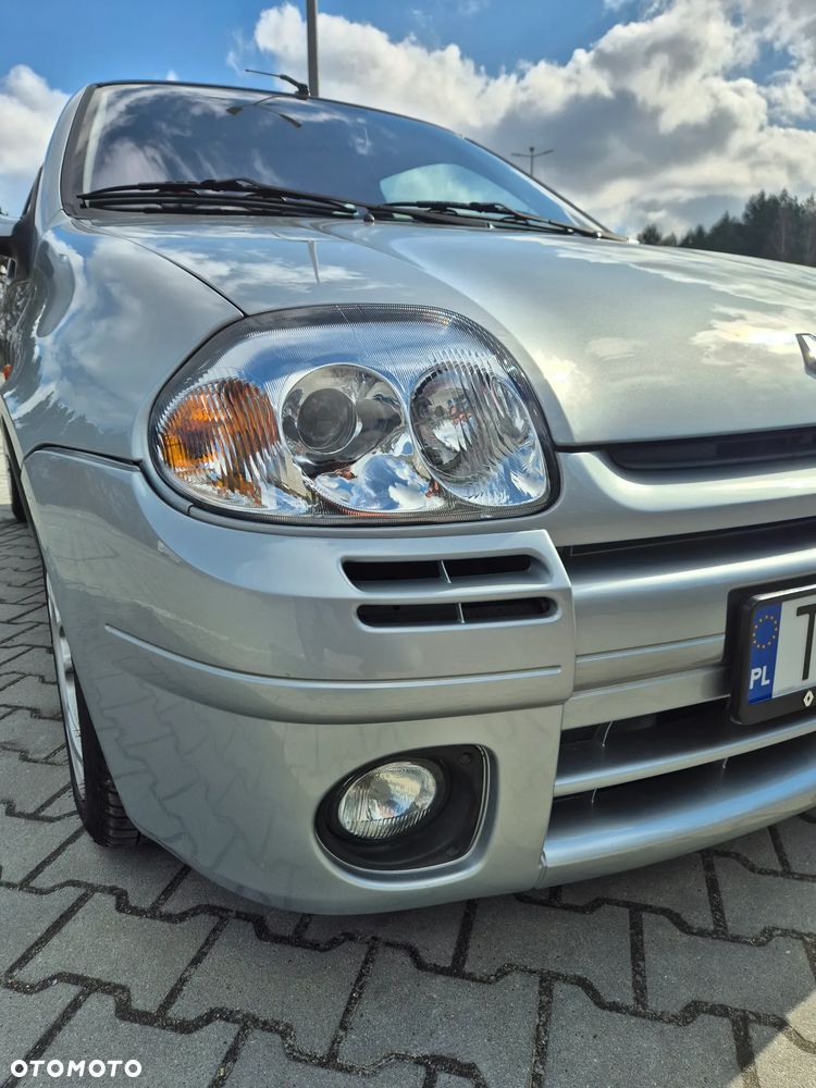 Renault Clio - 22