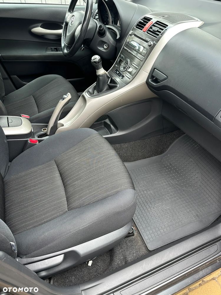 Toyota Auris 1.6 VVT-i Team - 10