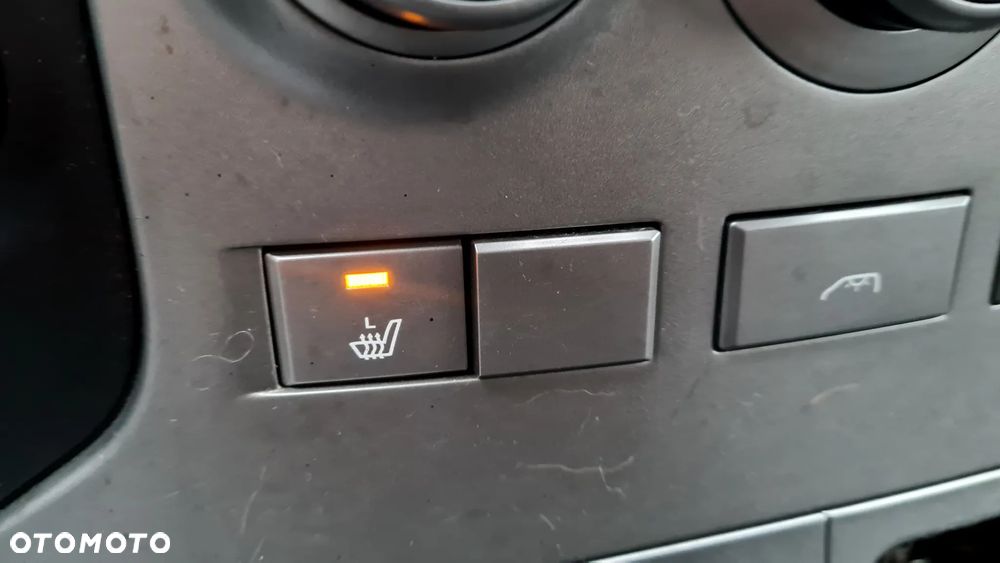 Hyundai H-1 2.5 CRDi Travel Family - 15