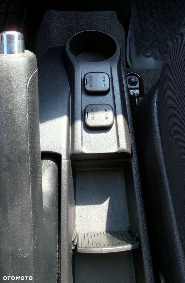 Mazda 2 1.3 Exclusive - 32