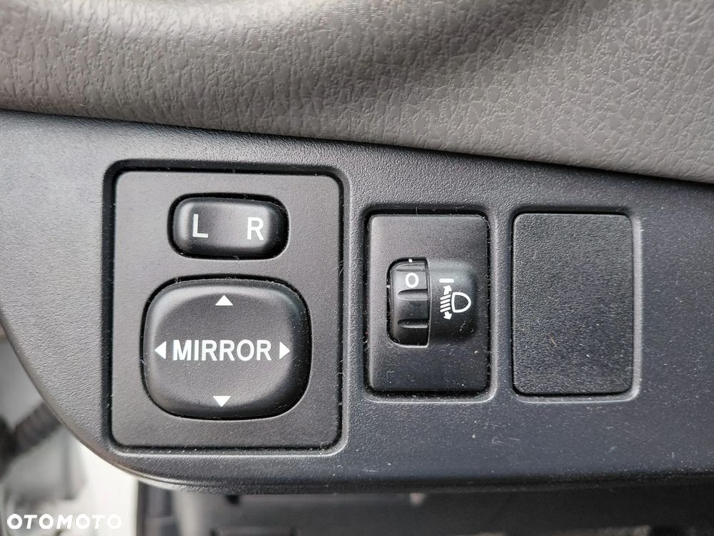Toyota Yaris 1.0 VVT-i - 23