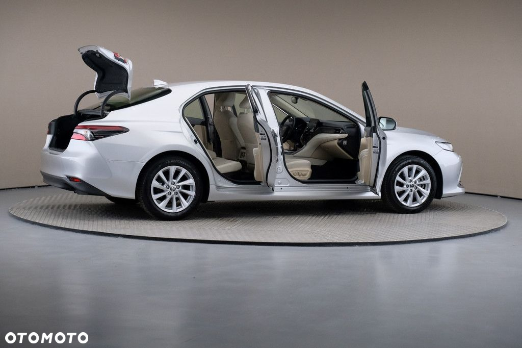 Toyota Camry - 6