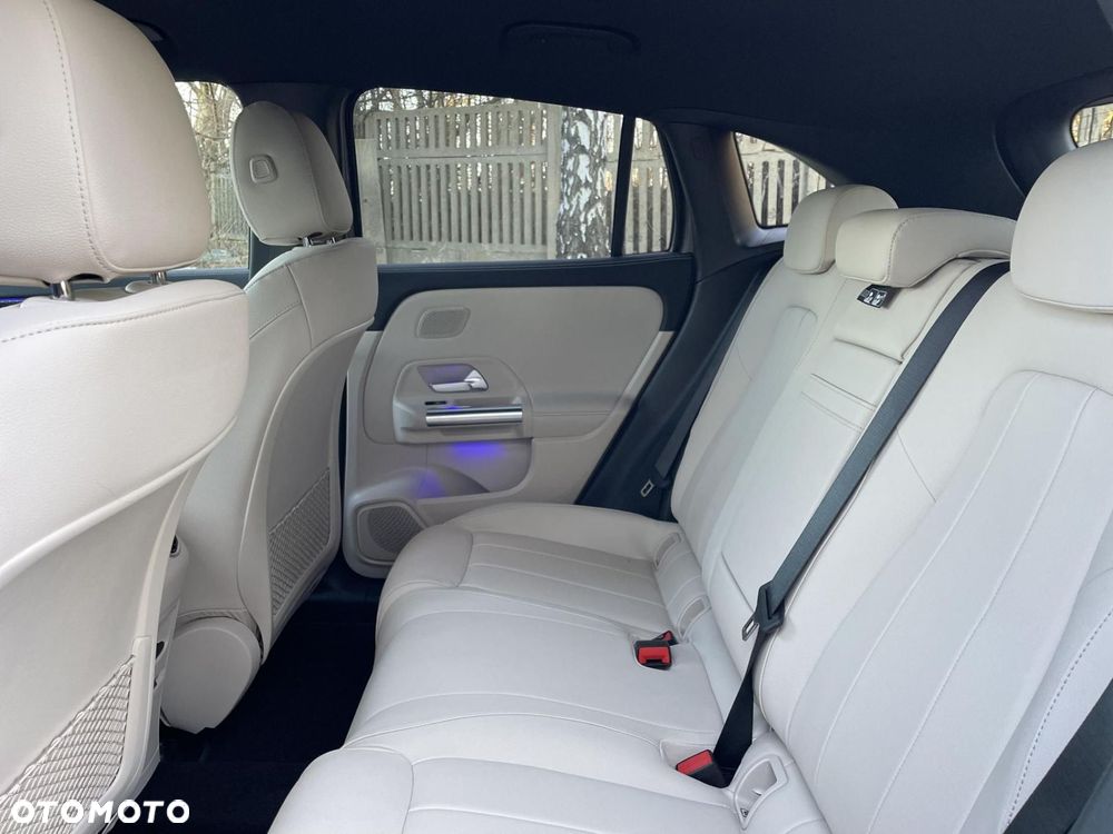 Mercedes-Benz EQA - 24