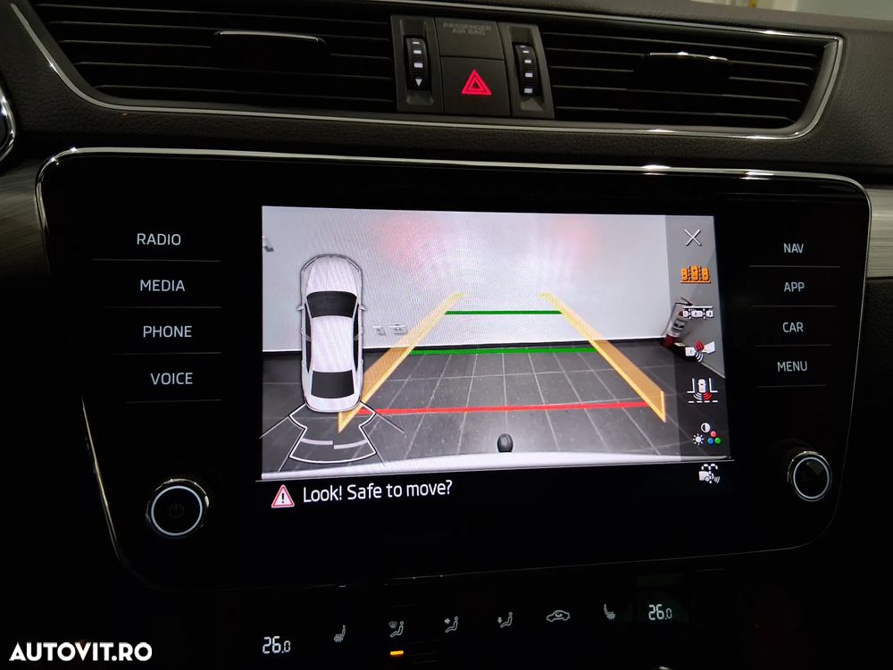 Skoda Superb 2.0 TDI DSG Ambition - 31