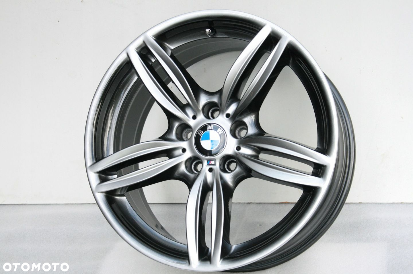 19 ORYGINAŁ BMW M-PAKIET 5 1 2 3 4 5GT 6 X1 X3 X4 WZ 351M tel. 503 325 350 - 2