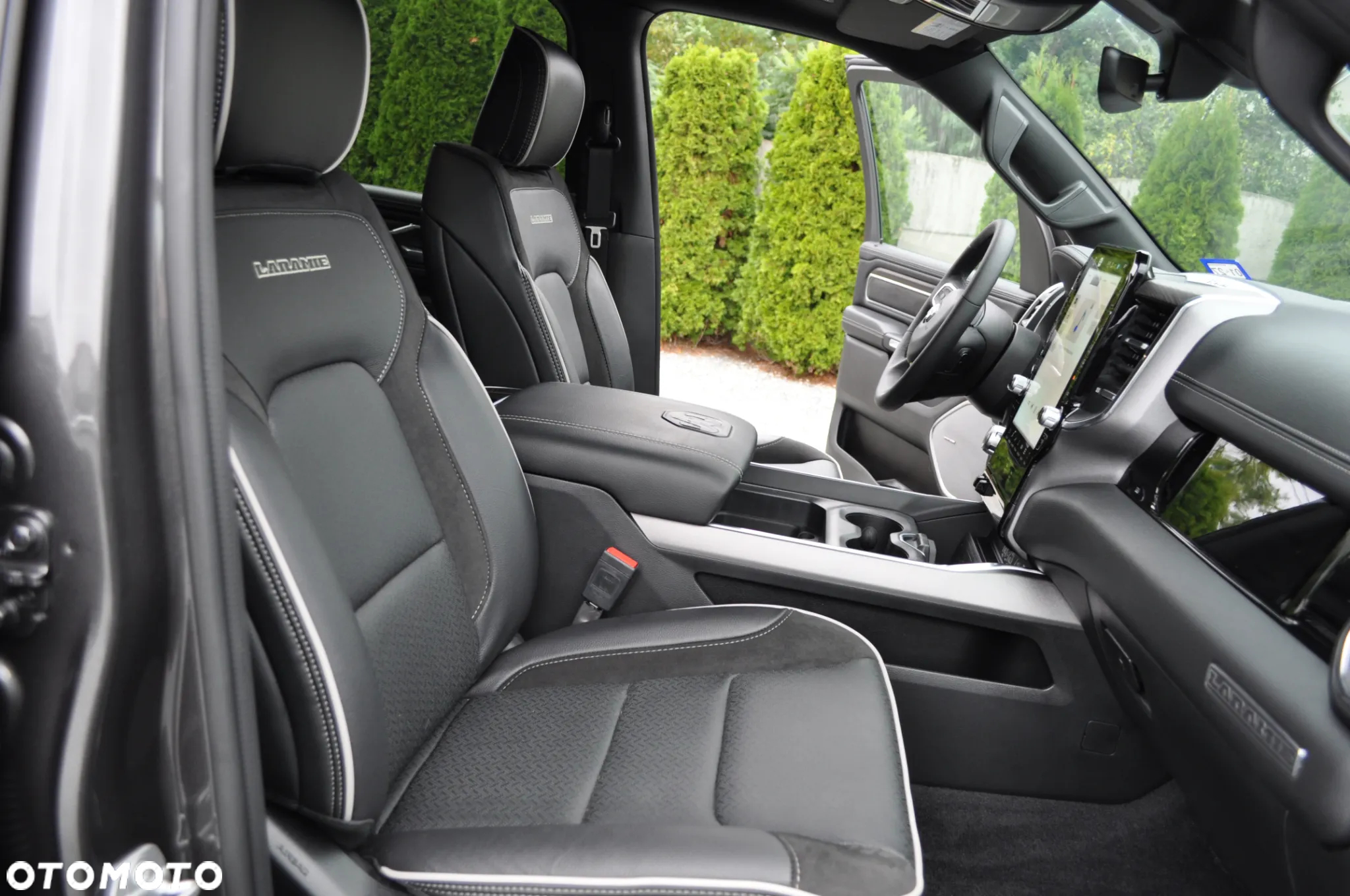RAM 1500 5.7 Crew Cab Laramie - 21