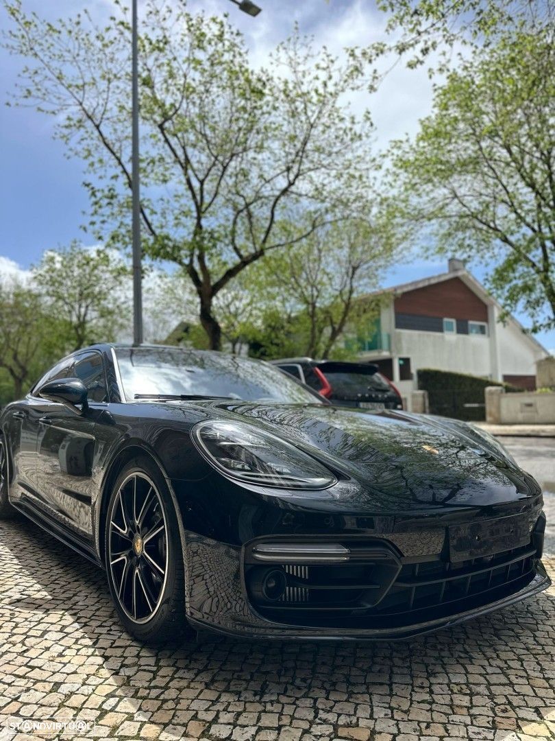 Porsche Panamera Sport Turismo 4 E-Hybrid - 1