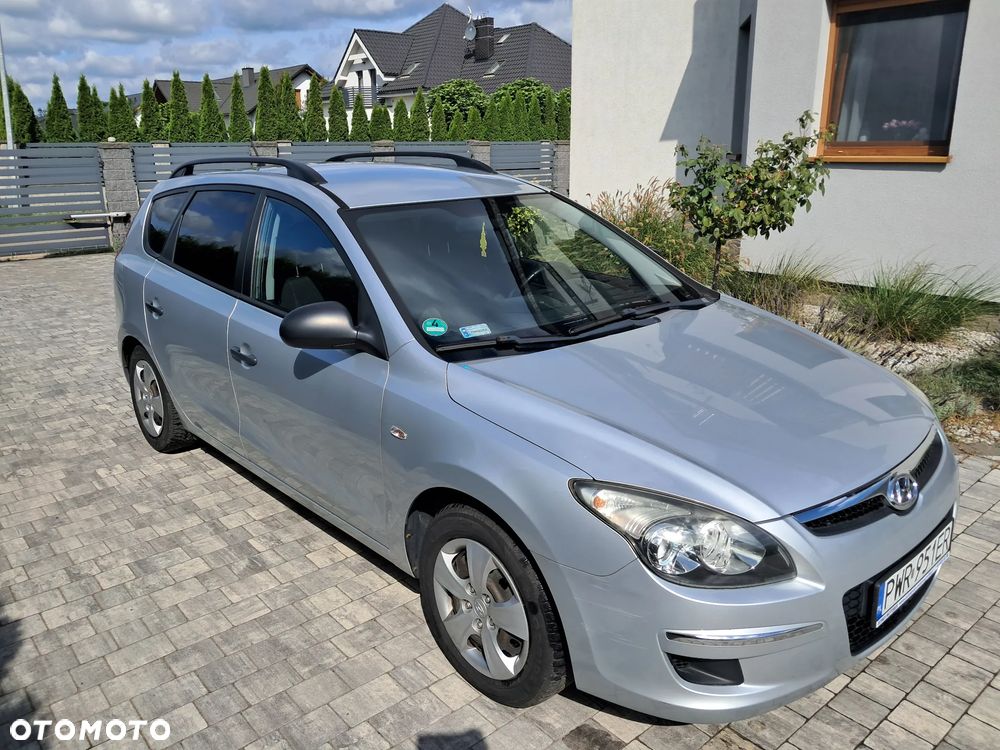 Hyundai i30 1.4 Base + - 3