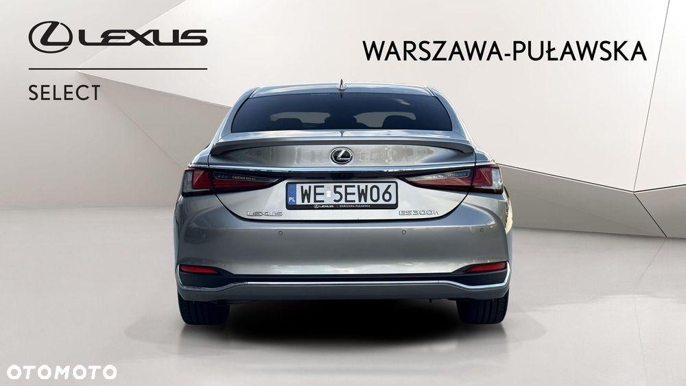 Lexus ES 300h Business Edition - 4