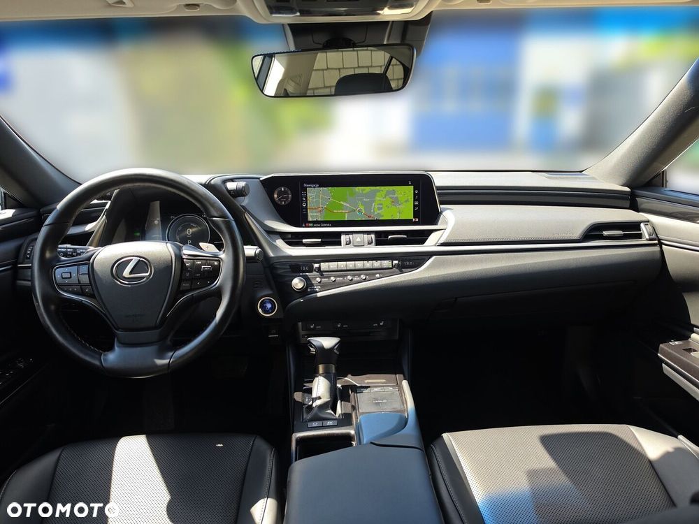 Lexus ES - 10