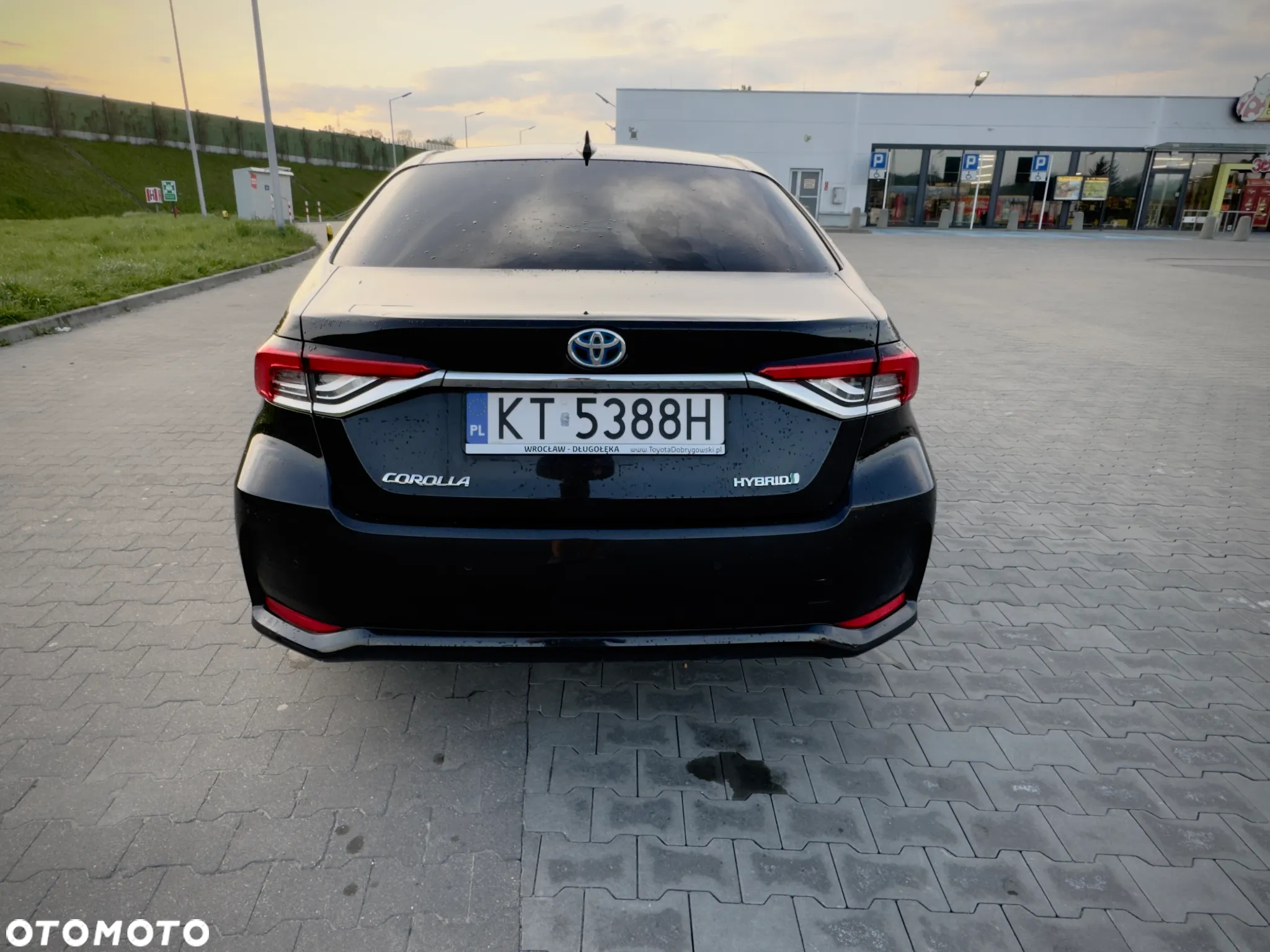 Toyota Corolla 1.8 Hybrid Executive - 4