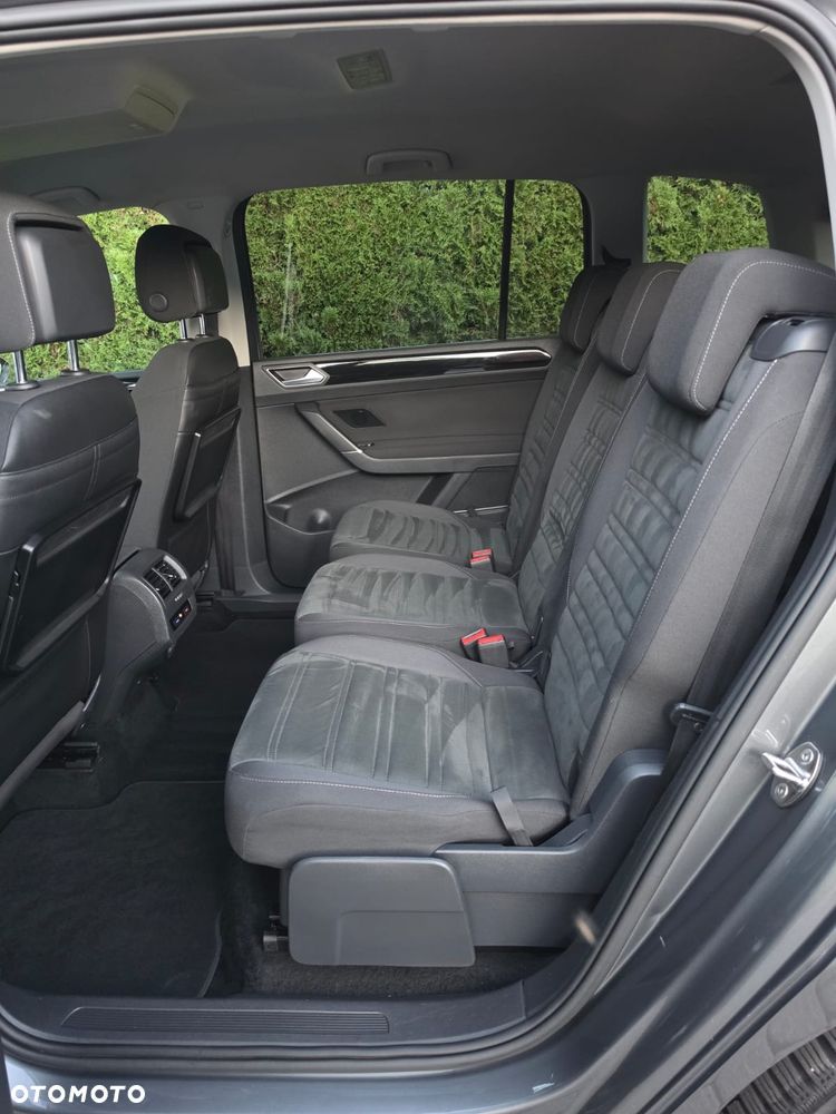 Volkswagen Touran - 27