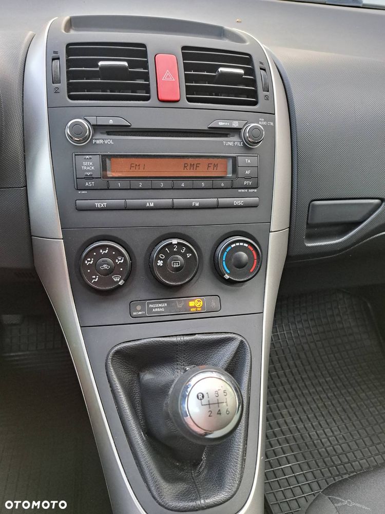 Toyota Auris - 12