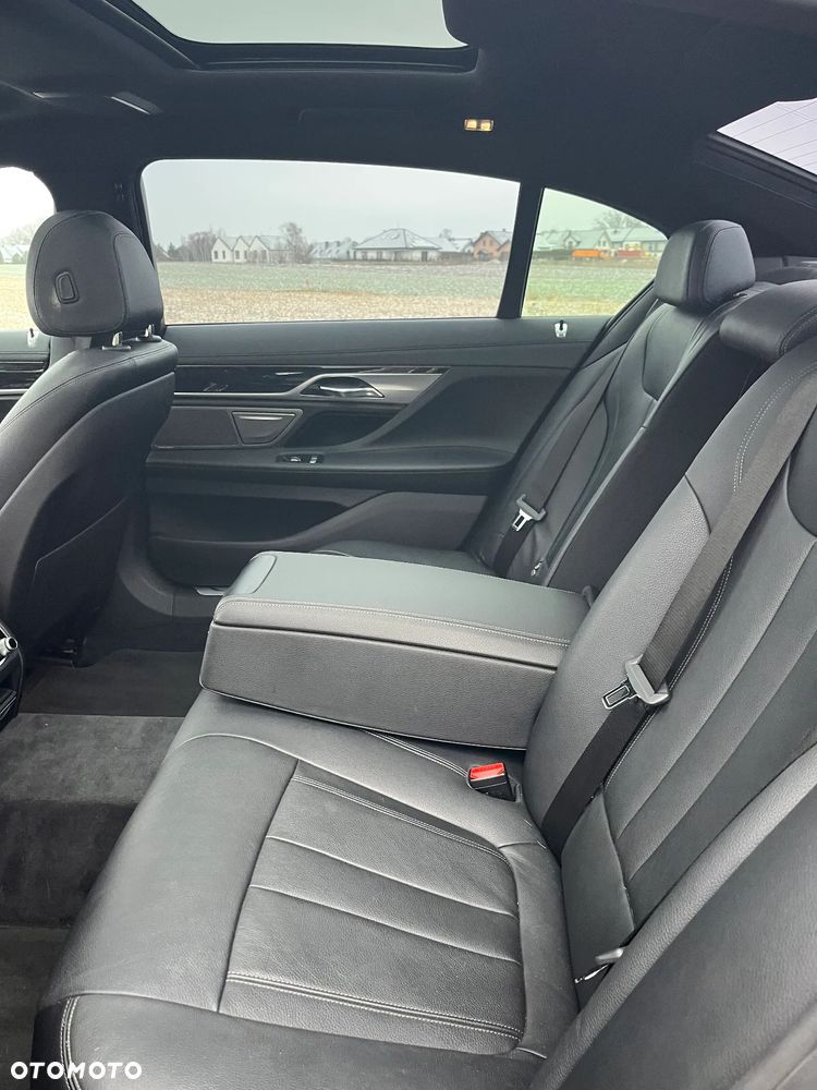 BMW Seria 7 - 30