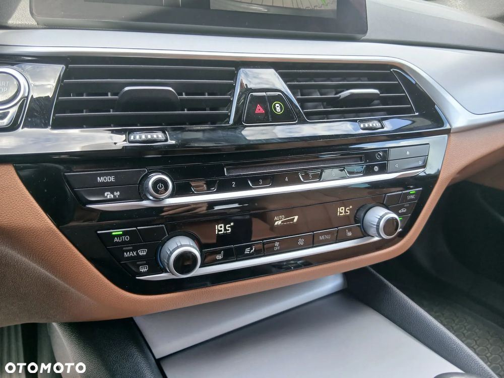 BMW Seria 5 520d Luxury Line - 17