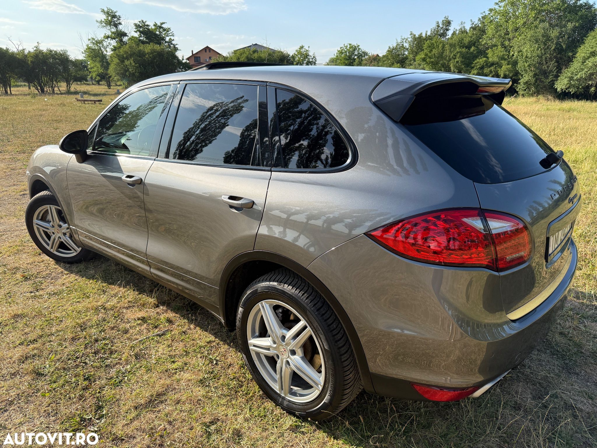 Porsche Cayenne 3.0 L V6 - 1