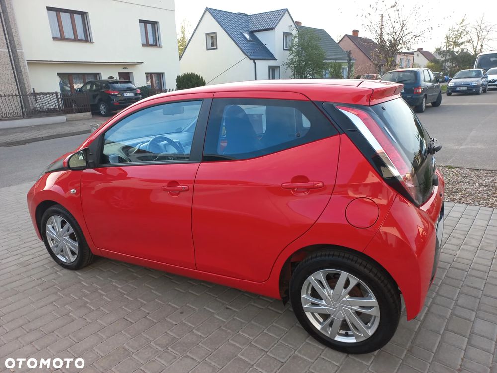 Toyota Aygo x-play - 10