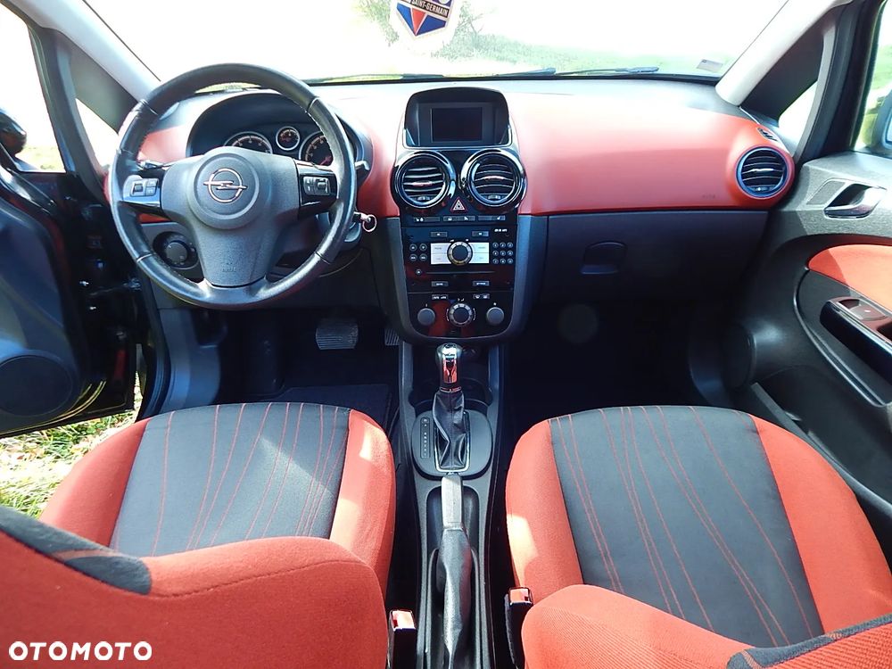 Opel Corsa 1.4 16V Cosmo - 11