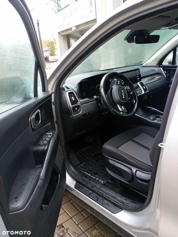 Kia Sorento 1.6 T-GDI HEV M 7os - 9