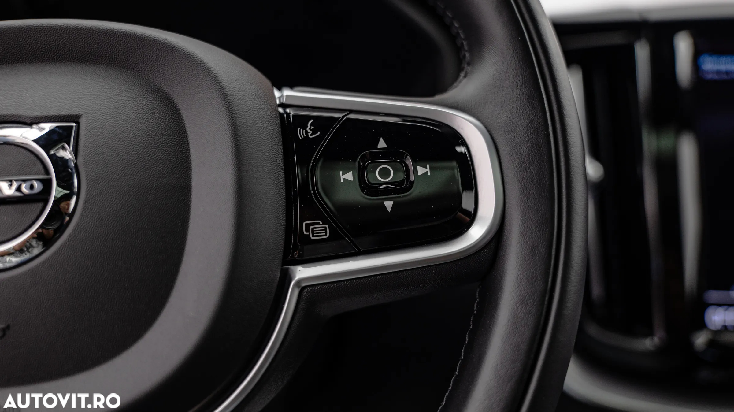 Volvo XC 60 B5 MHEV AWD Inscription - 38